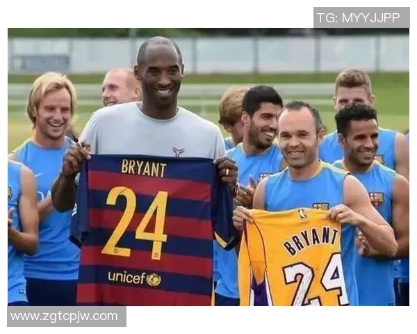 当今足坛谁是最顶尖的足球明星引发全球热议与讨论